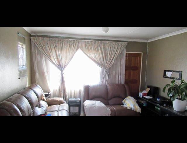 2 BEDROOM HOUSE FOR SALE IN WINDMILL PARK